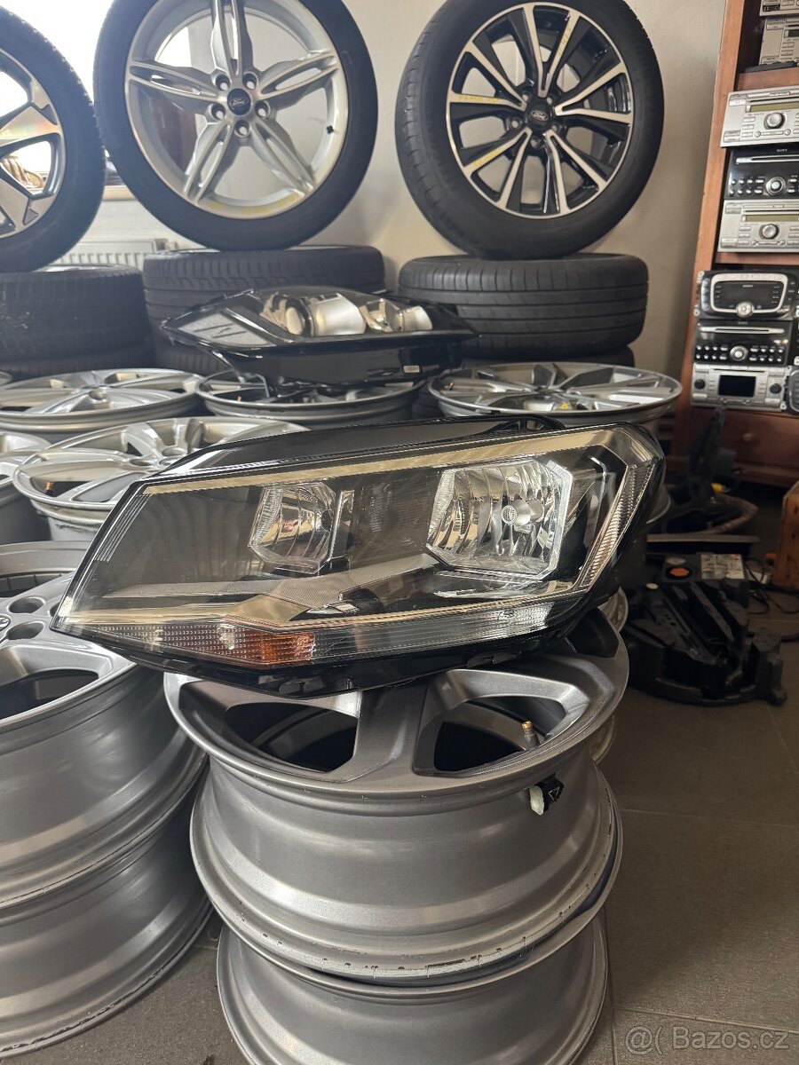 Volkswagen Caddy ||| Levé přední světlo