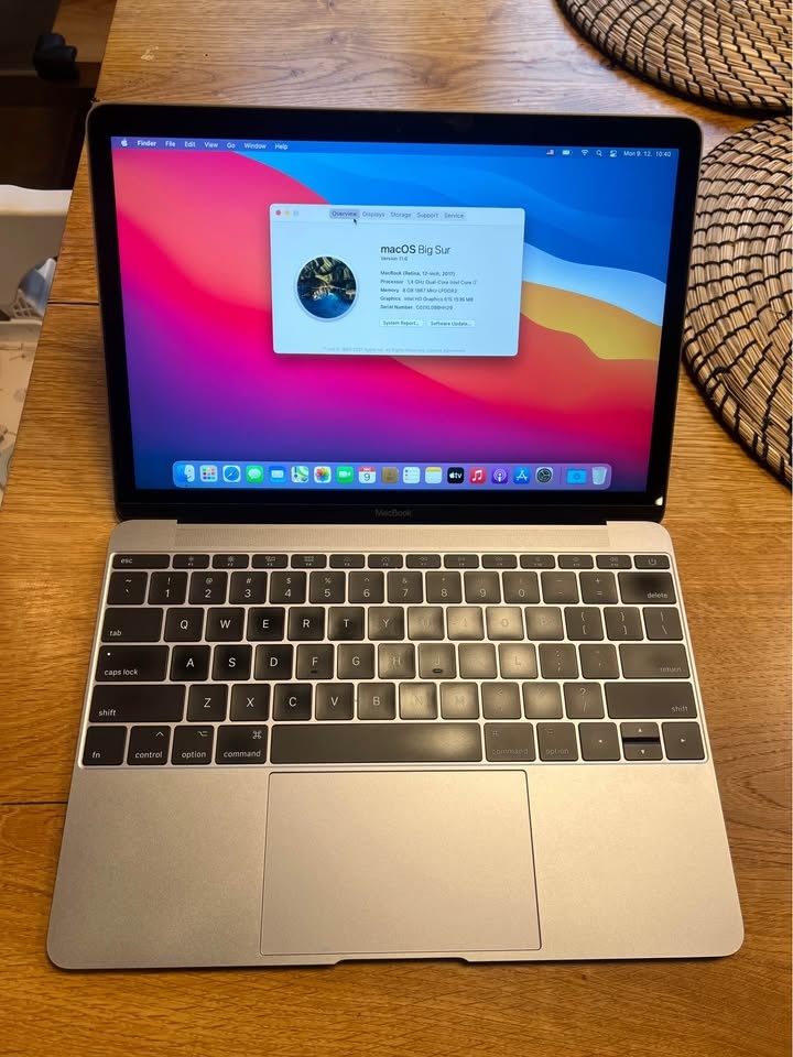 Apple Macbook 12" A1534 – Intel i7, 256 GB SSD, 8 GB RAM