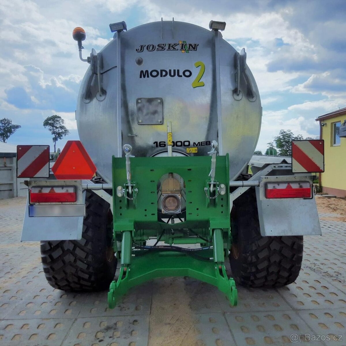 tříbodový závěs pro cisterny Joskin