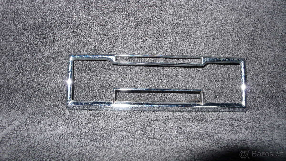 Rámeček k autorádiu Becker