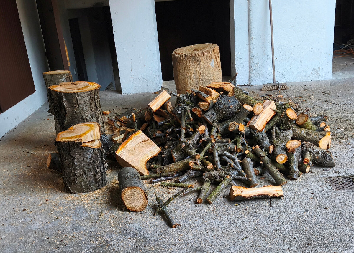Dřevo na uzení