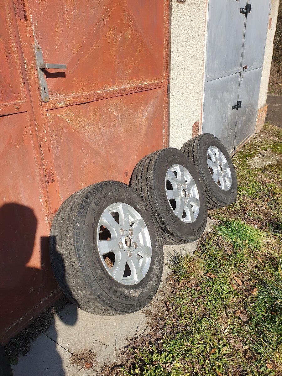 215/70/R15 CP Continental Vanco Camper Dot 2021