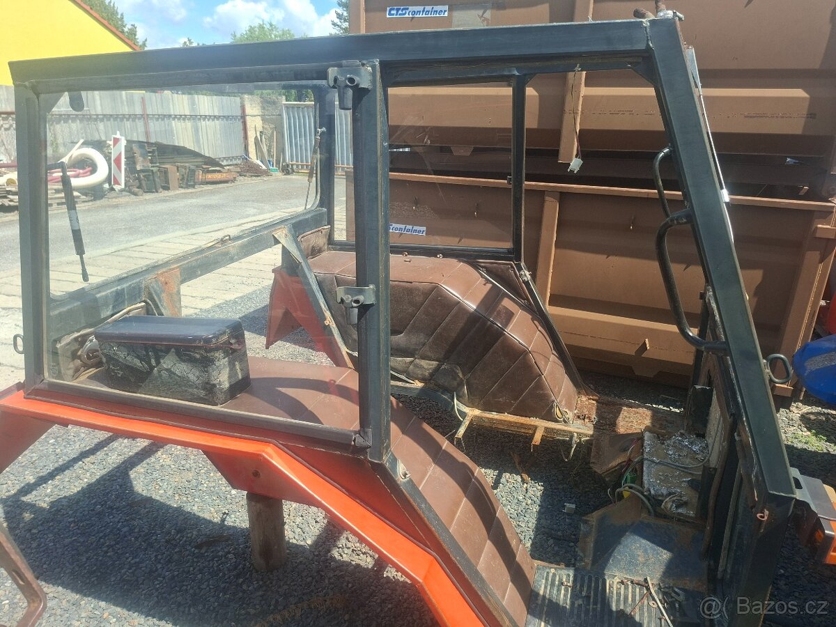 Rám české kabiny zetor