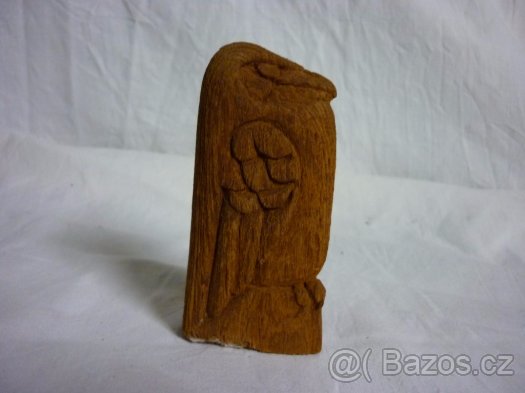 Malá dřevěná soška