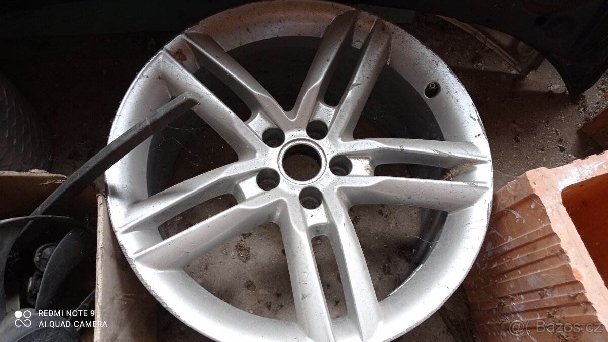Audi A8 alu.kolo4h0601025as
