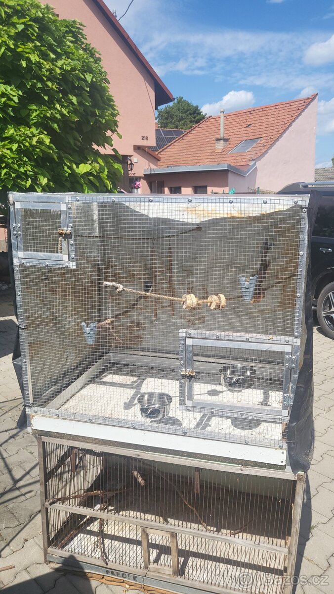 MENŠÍ VOLIERA NA PAPOUŠKY