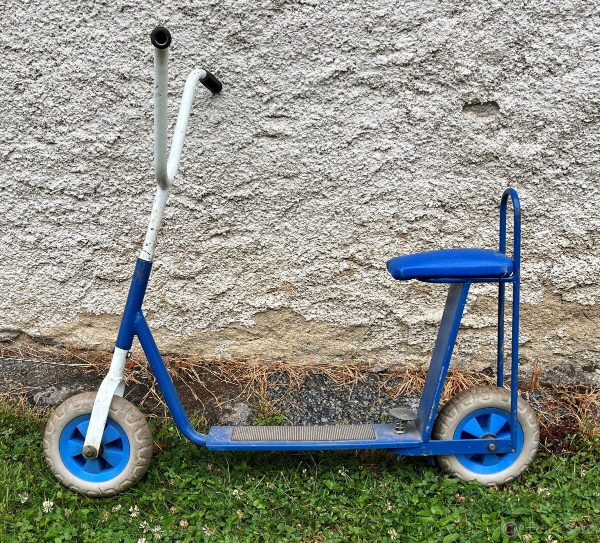 Dětská retro koloběžka
