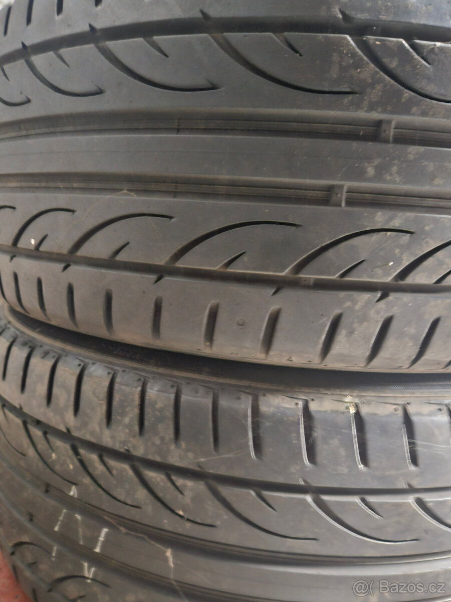 225/45R18 95Y XL Yokohama