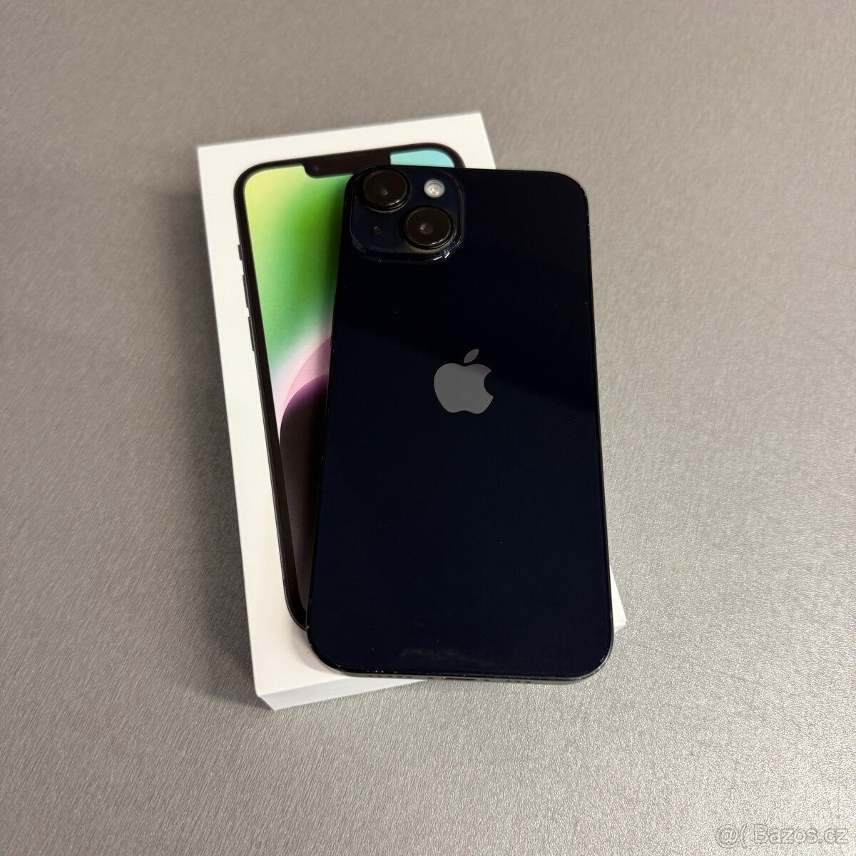 iPhone 14 256GB černý, pěkný stav, 12 měsíců záruka