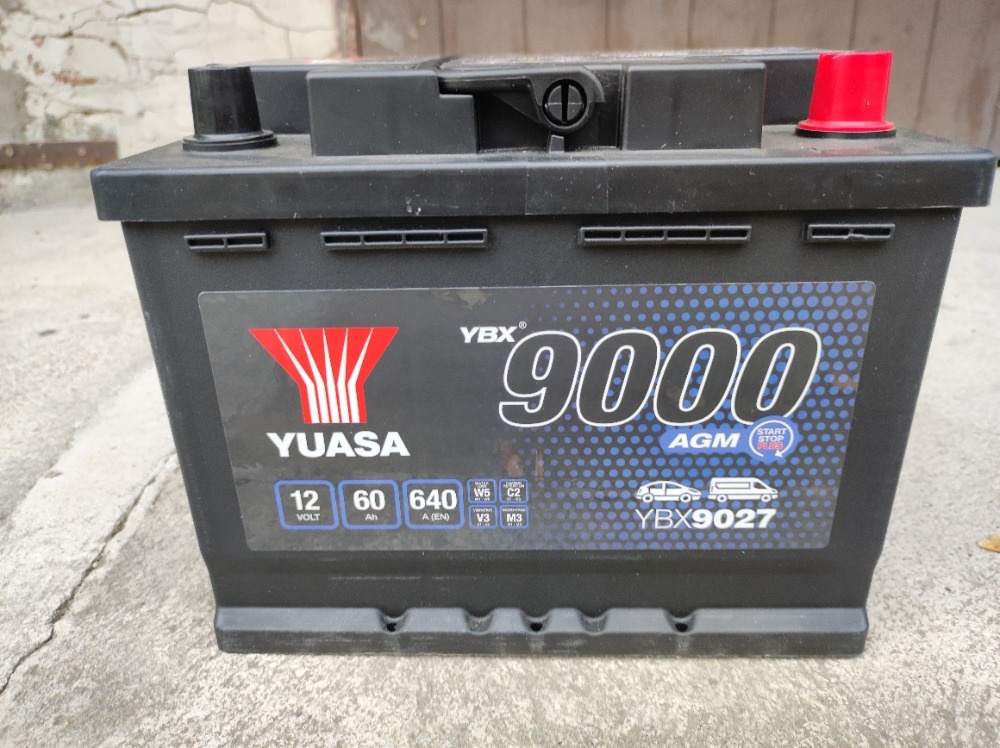 Autobaterie 12V/60Ah/640A