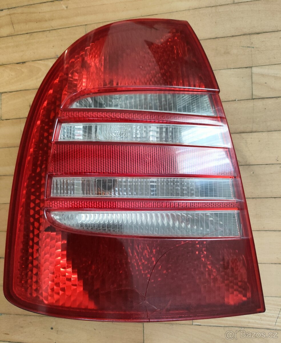 Levé zadní světlo na Škoda Superb 1