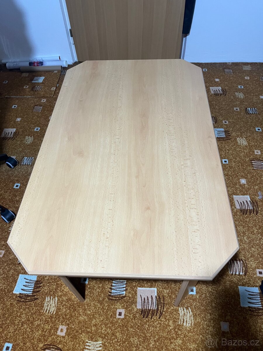 Konferenční stolek