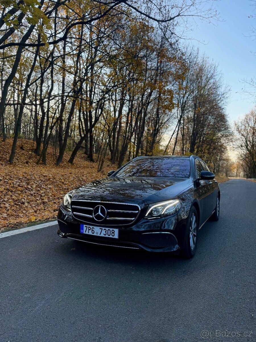 Mercedes - Benz E 220 D 4MATIC