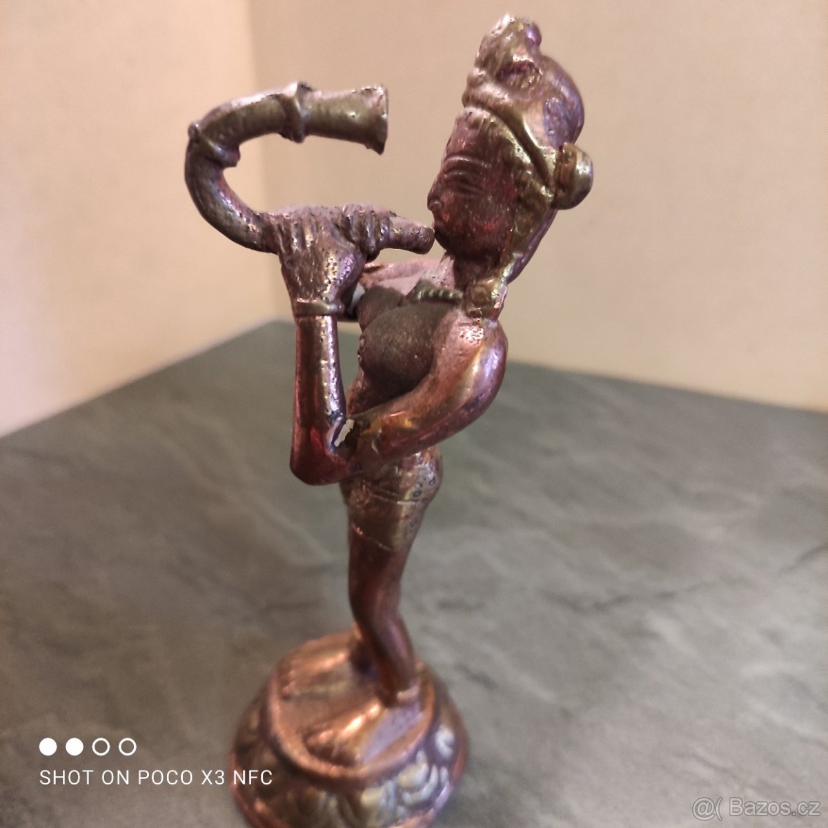 Socha, soška, těžítko - hudebnice Indie