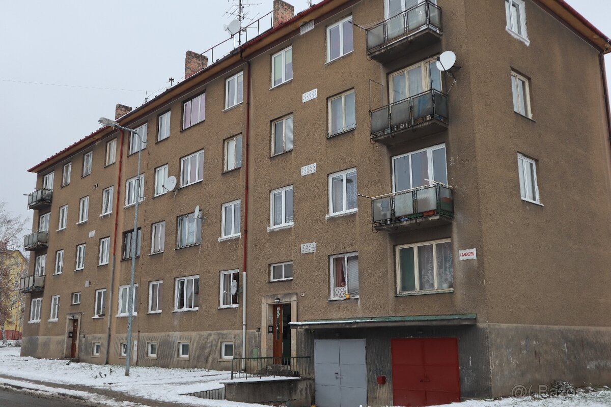 Pronájem bytu 2+1, s balkonem, ul. Osvobození, Jirkov