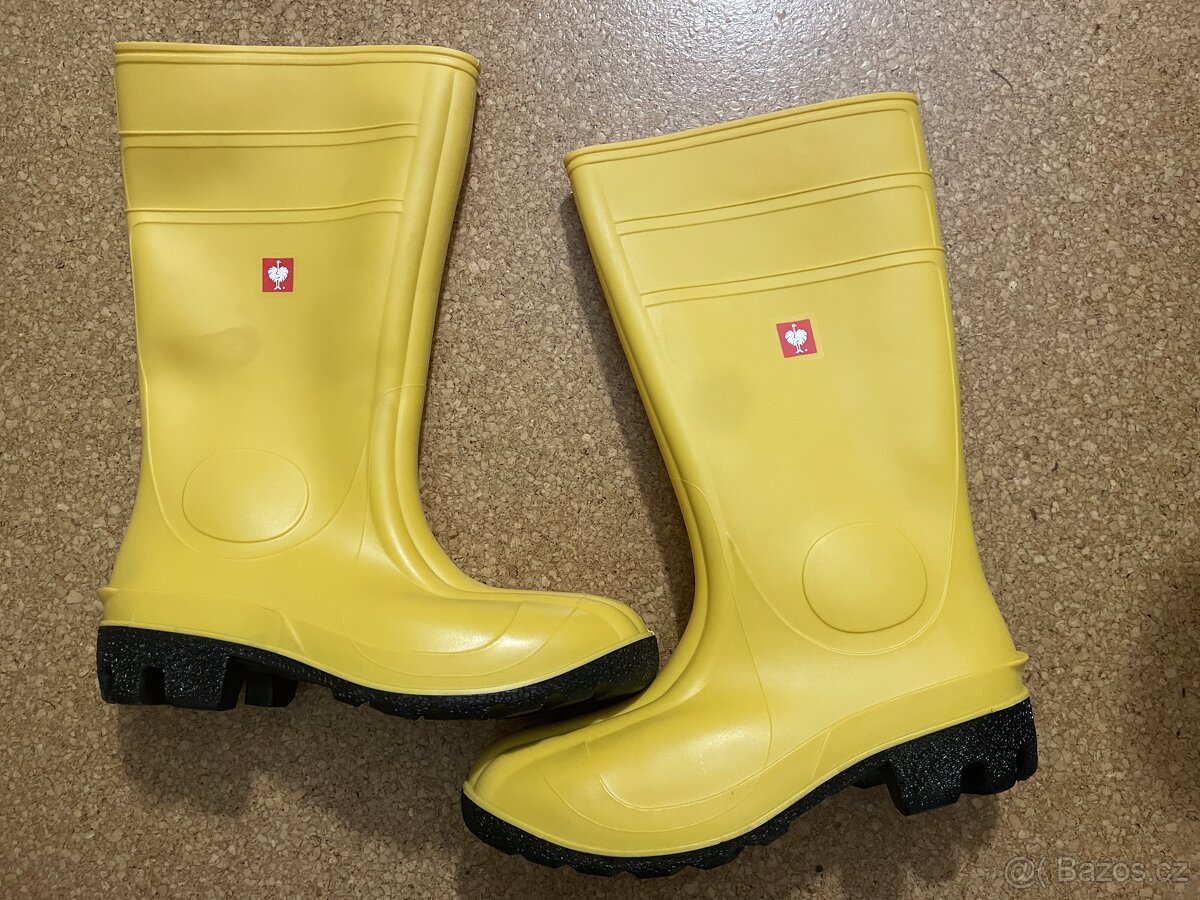 Bezpečnostní holínky.