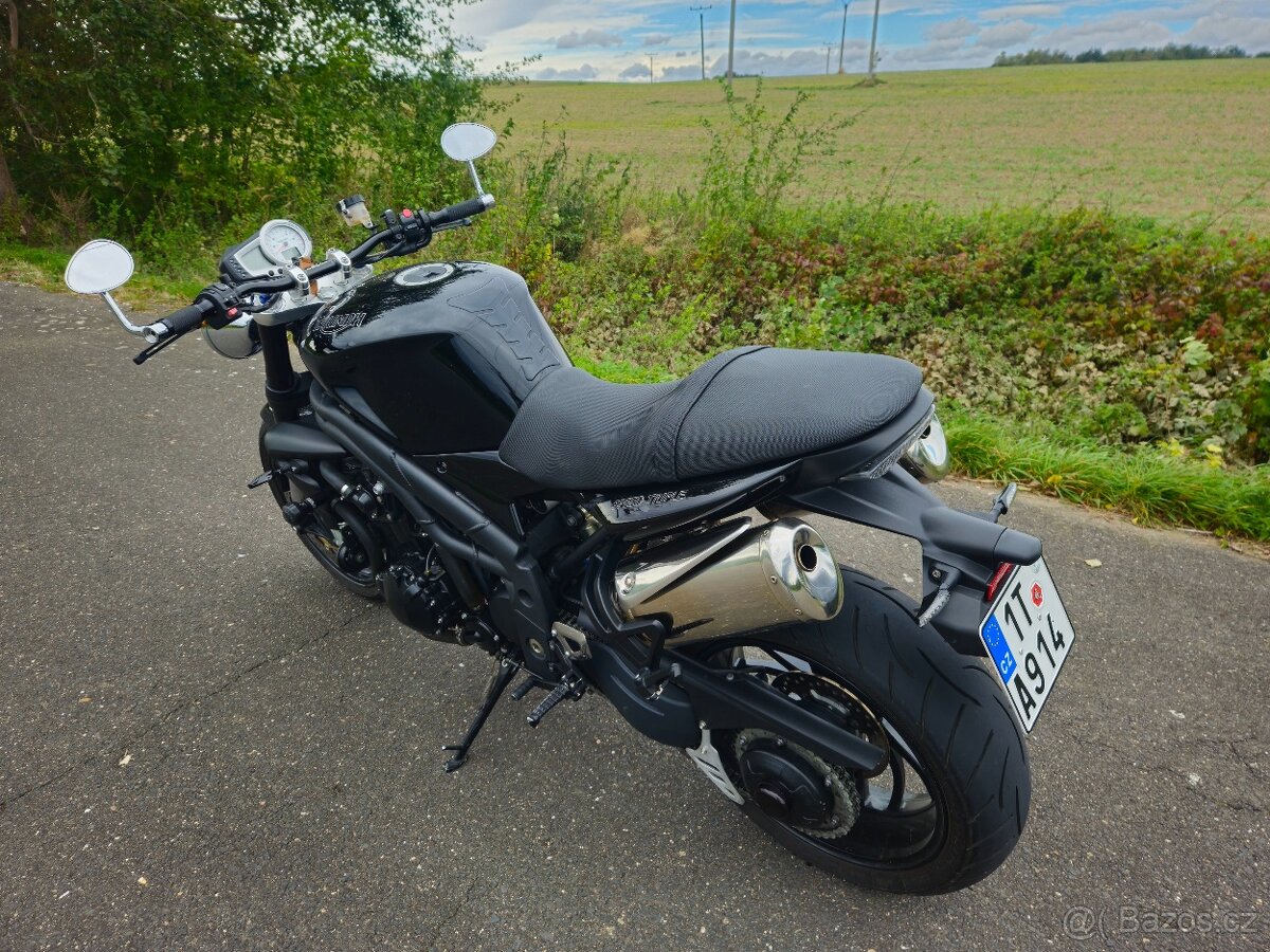 Triumph speed triple 1050