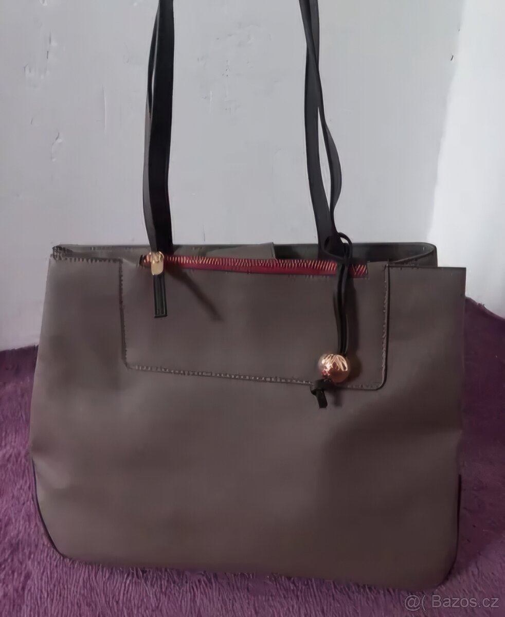 Nová kabelka Carpisa Fango Mud vínová šedivá