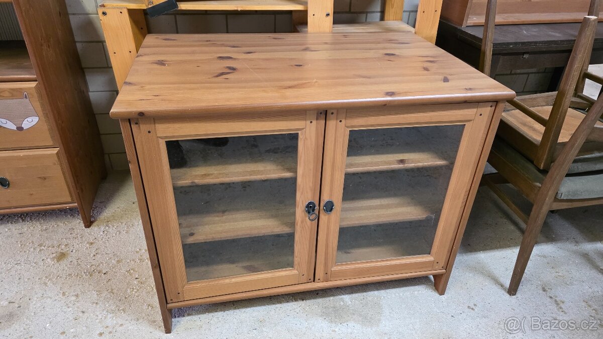 TV stolek Ikea Leksvik antik