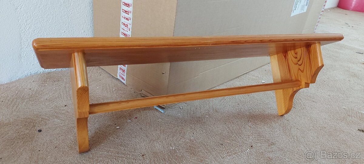 Polička dřevěná staročeská