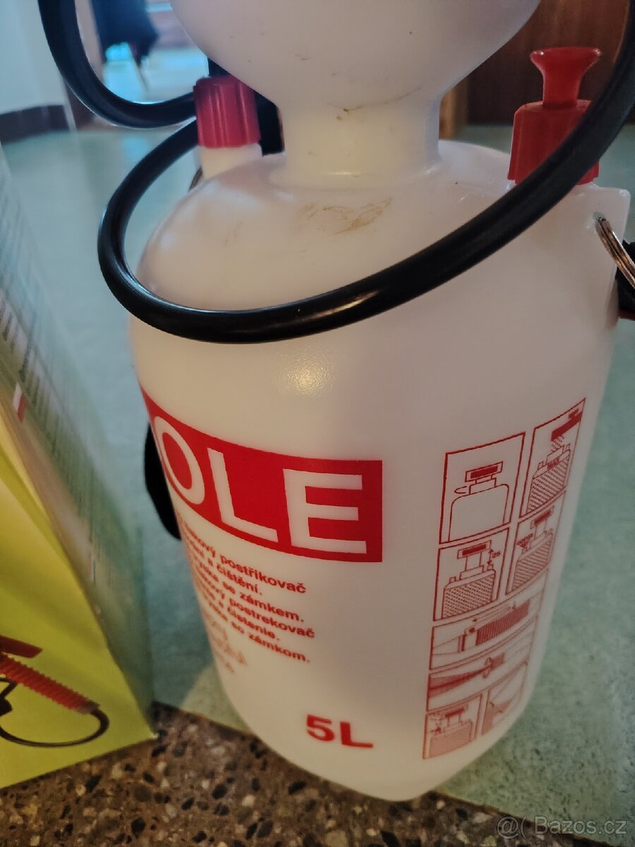 Tlakový ramenní postřikovač 5l