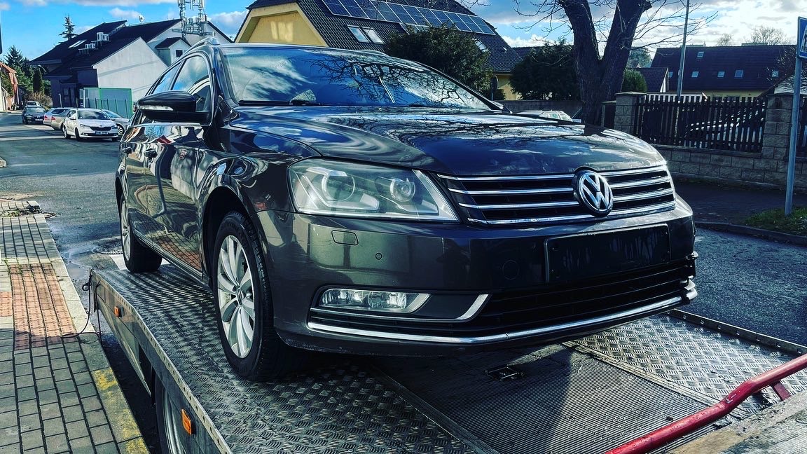 Veškeré náhradní díly VW Passat B7 kombi 2013 CFFB NFU LB8R