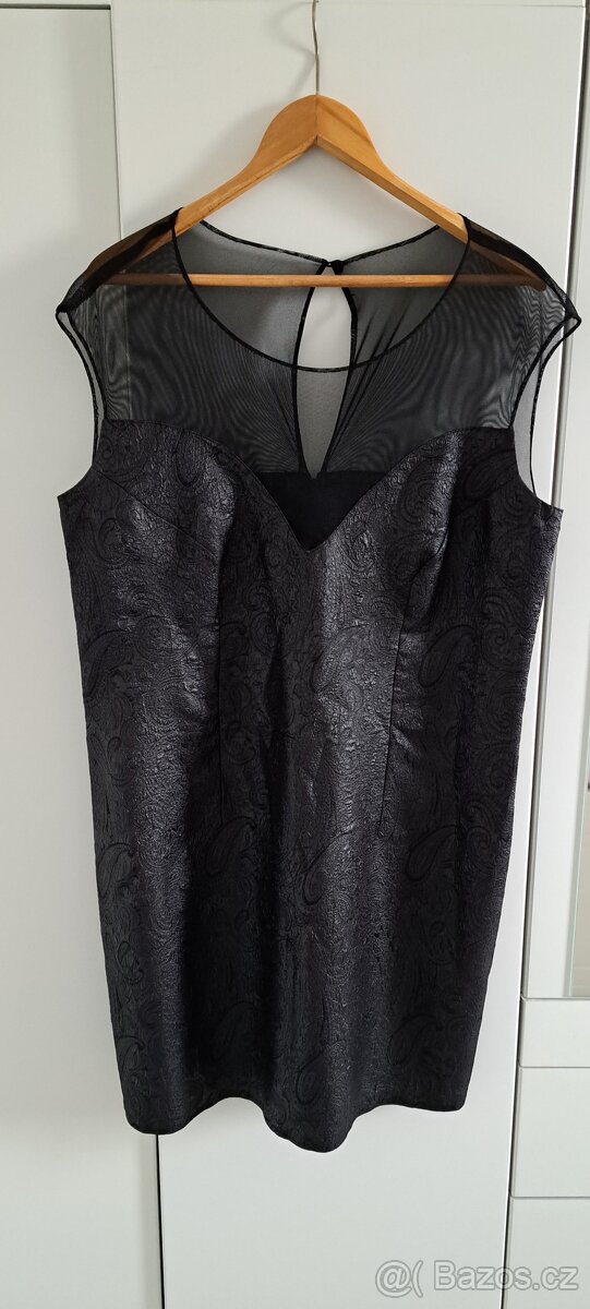 Vel. 46/XL-XXL - dámské černé koženkové šaty se síťovinou