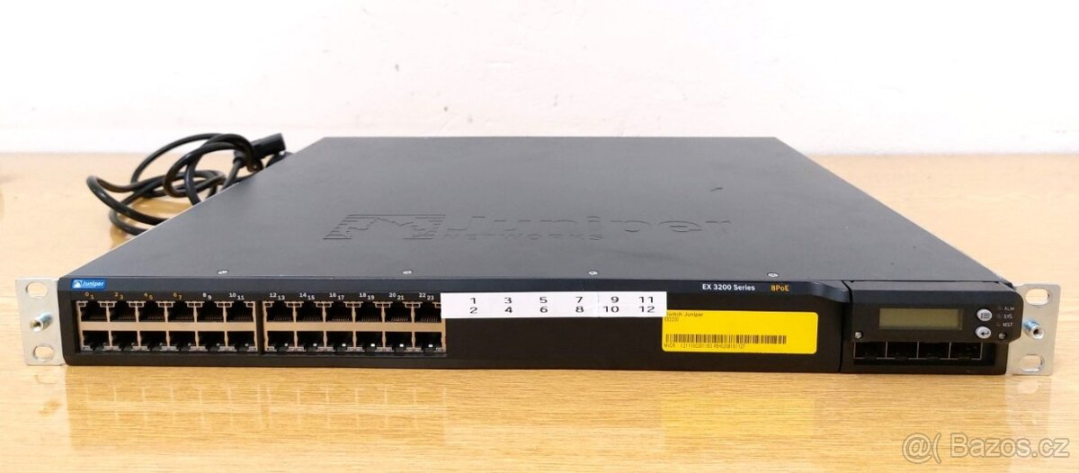 Switch Juniper Networks	- EX 3200-24T Series 8PoE Ethernet