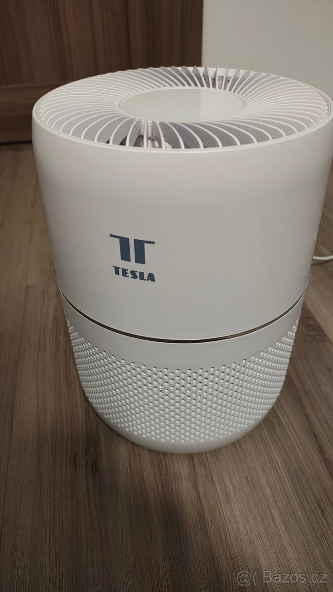 Čistička vzduchu Tesla Smart Air Purifier Mini, měsíc stará