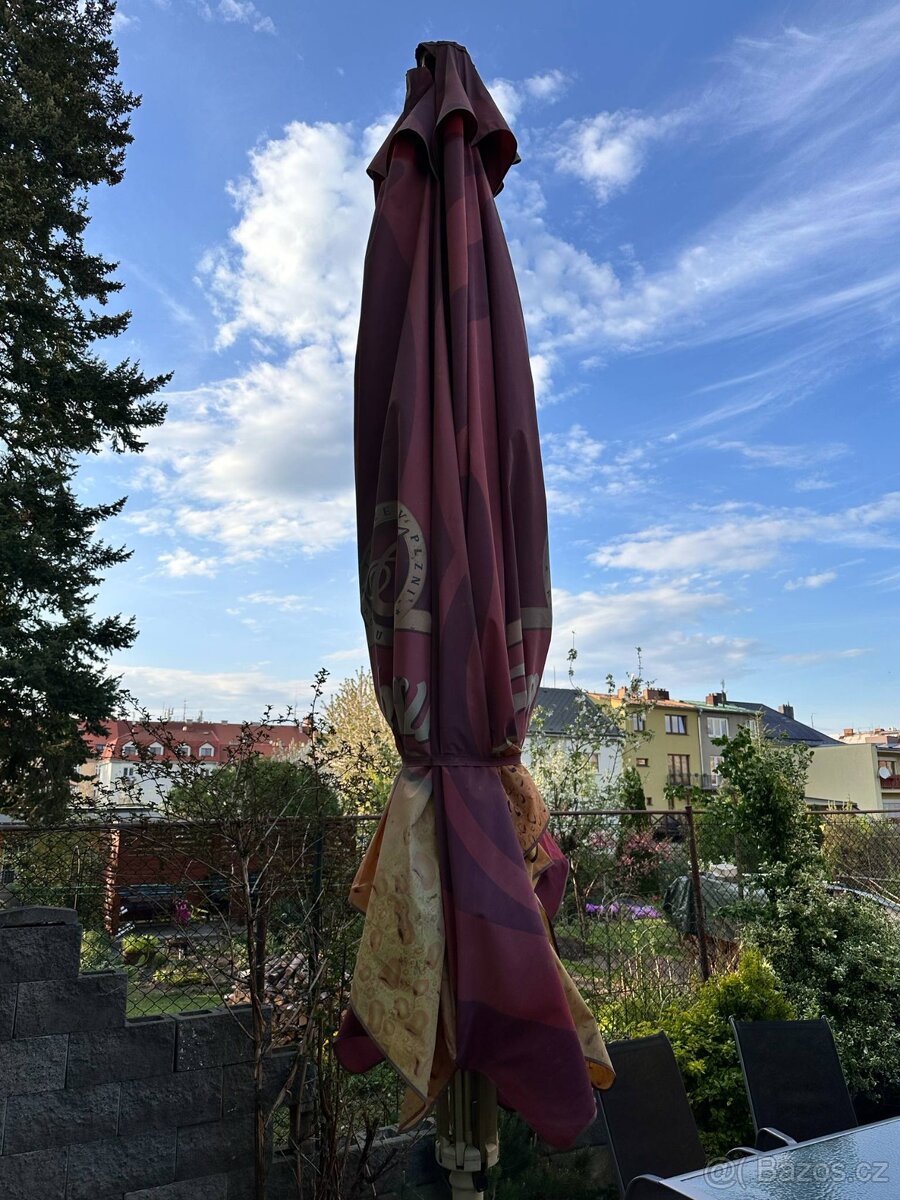 Zahradní deštník