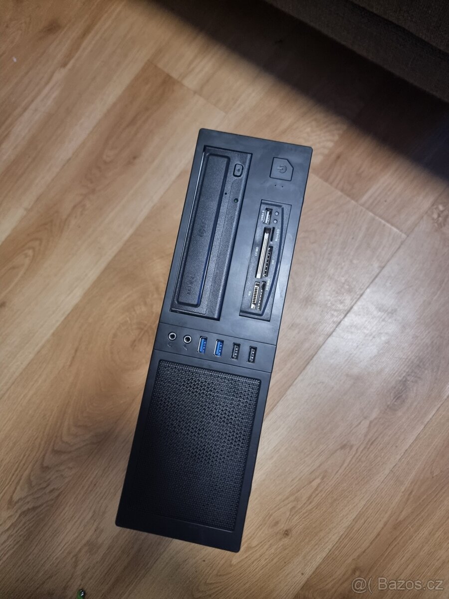 PC intel i3 / 6 GB RAM / ATI HD5450 / LCD