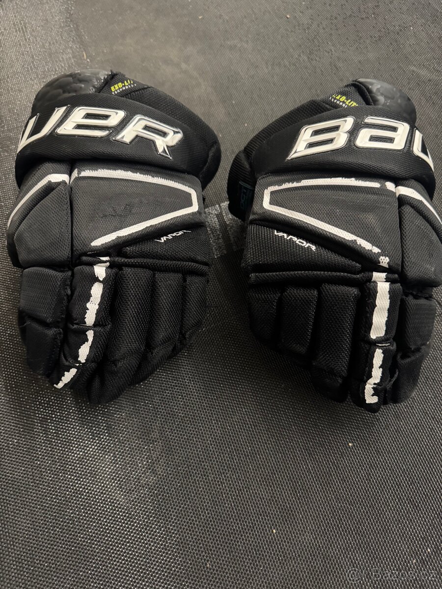 Hokejové rukavice BAUER Vapor hyperlite, 14”
