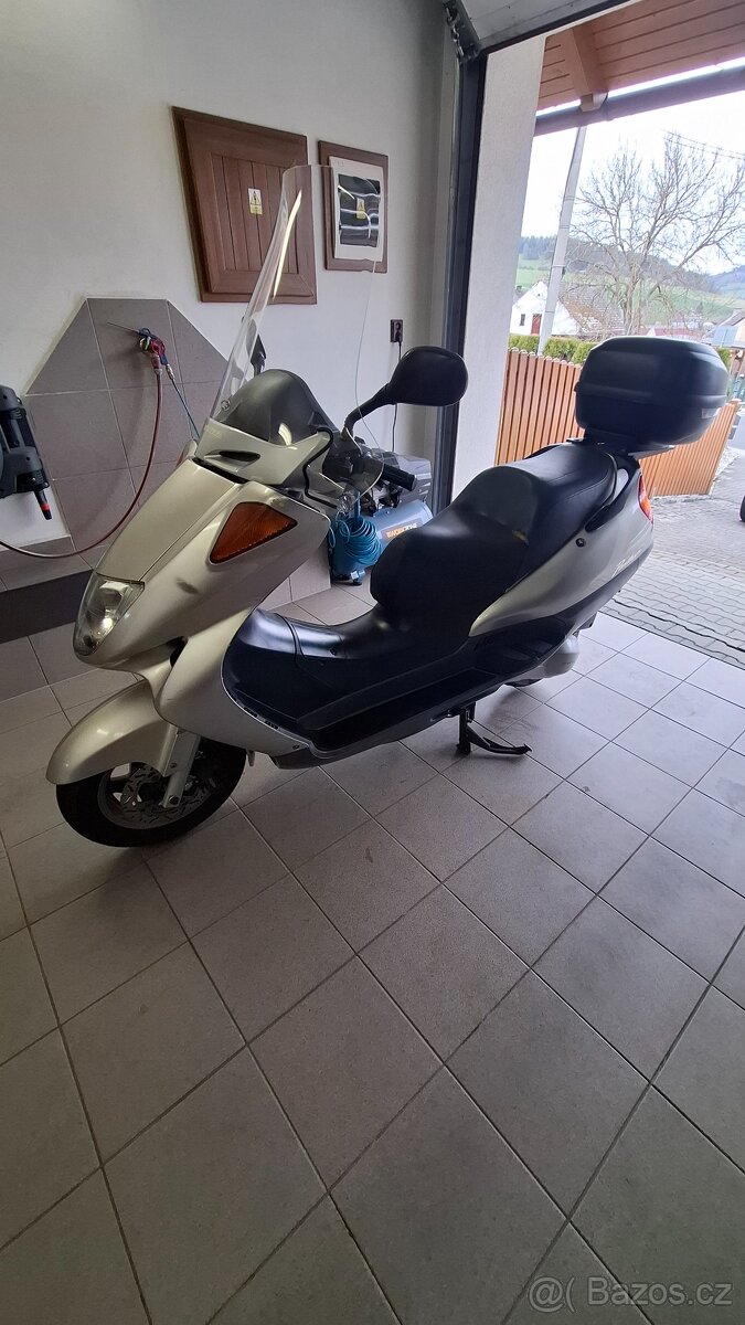 Skútr Hodna Pantheon 125 ccm 2T 10,8 KW