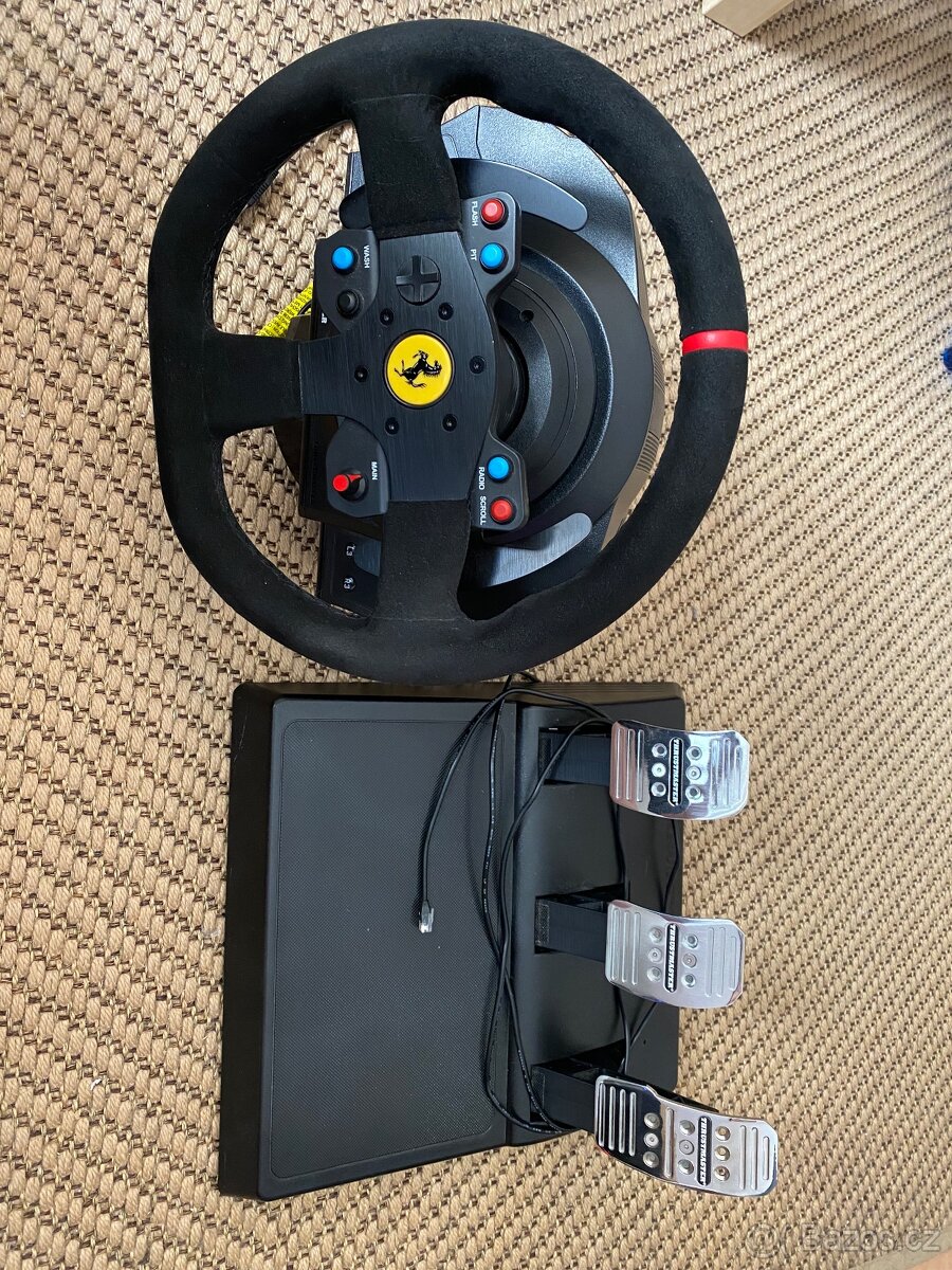 Thrustmaster T300 alcantara Ferrari