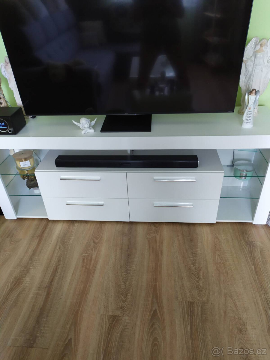 Skříňka, televizní stolek s LED, 180x66x44