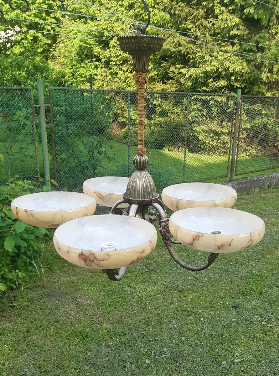 starožitný mosazný lustr