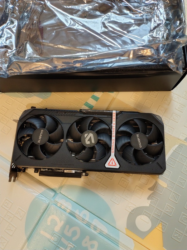Nova - GIGABYTE Radeon RX 9070 GAMING OC 16G
