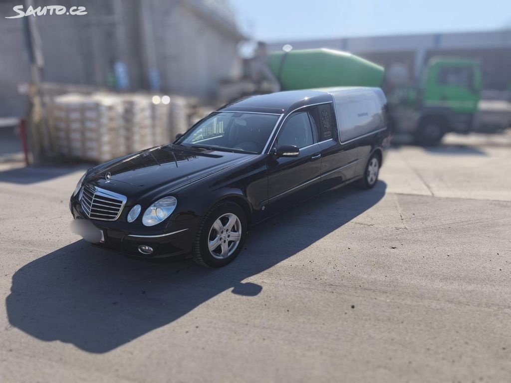 Mercedes-Benz Třídy E POHŘEBNÍ SPECIÁL 1.Maj.