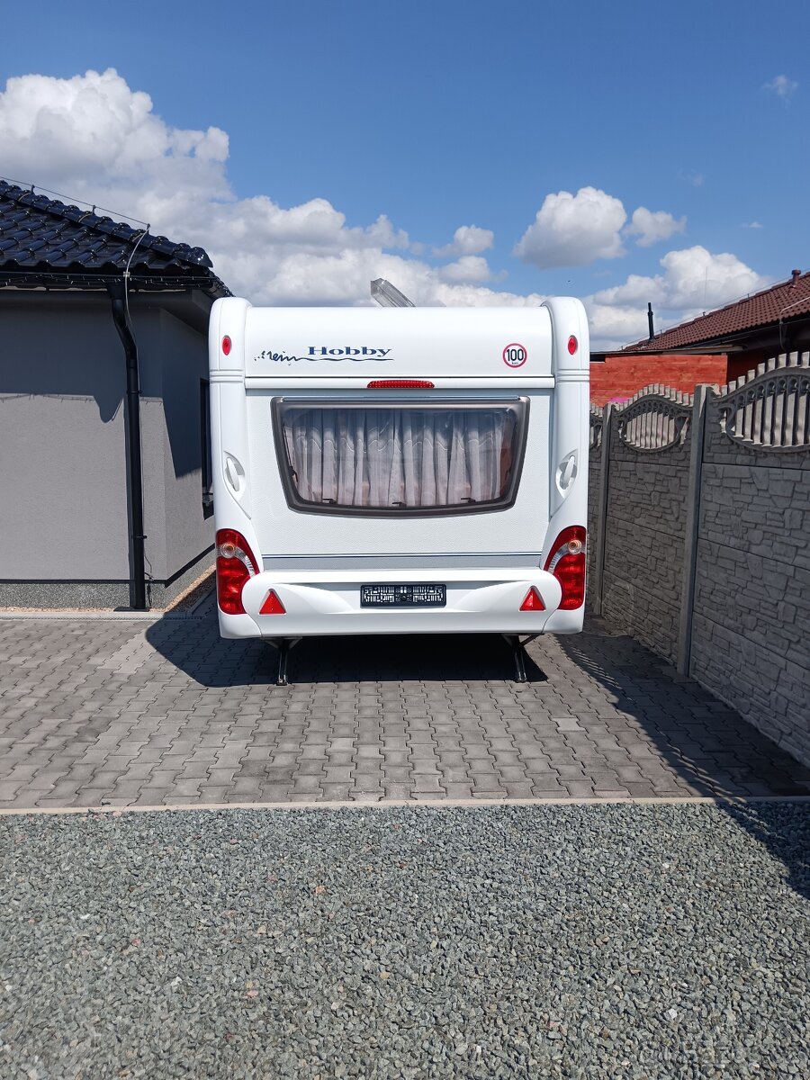 Karavan Hobby 495