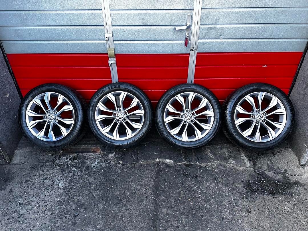 Original ALU kola VW Soho 17" 7J ET40 letní pneu 215/55/R17