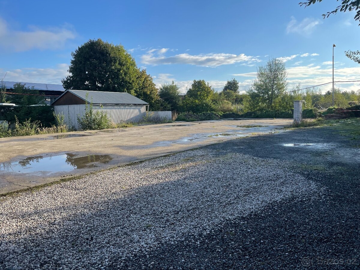 Prodej komerčního pozemku 1267 m²