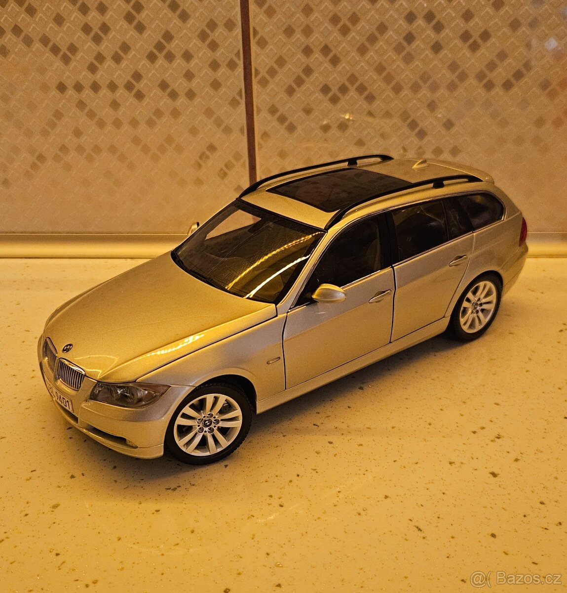 BMW E91 Touring 1:18 Kyosho TOP STAV