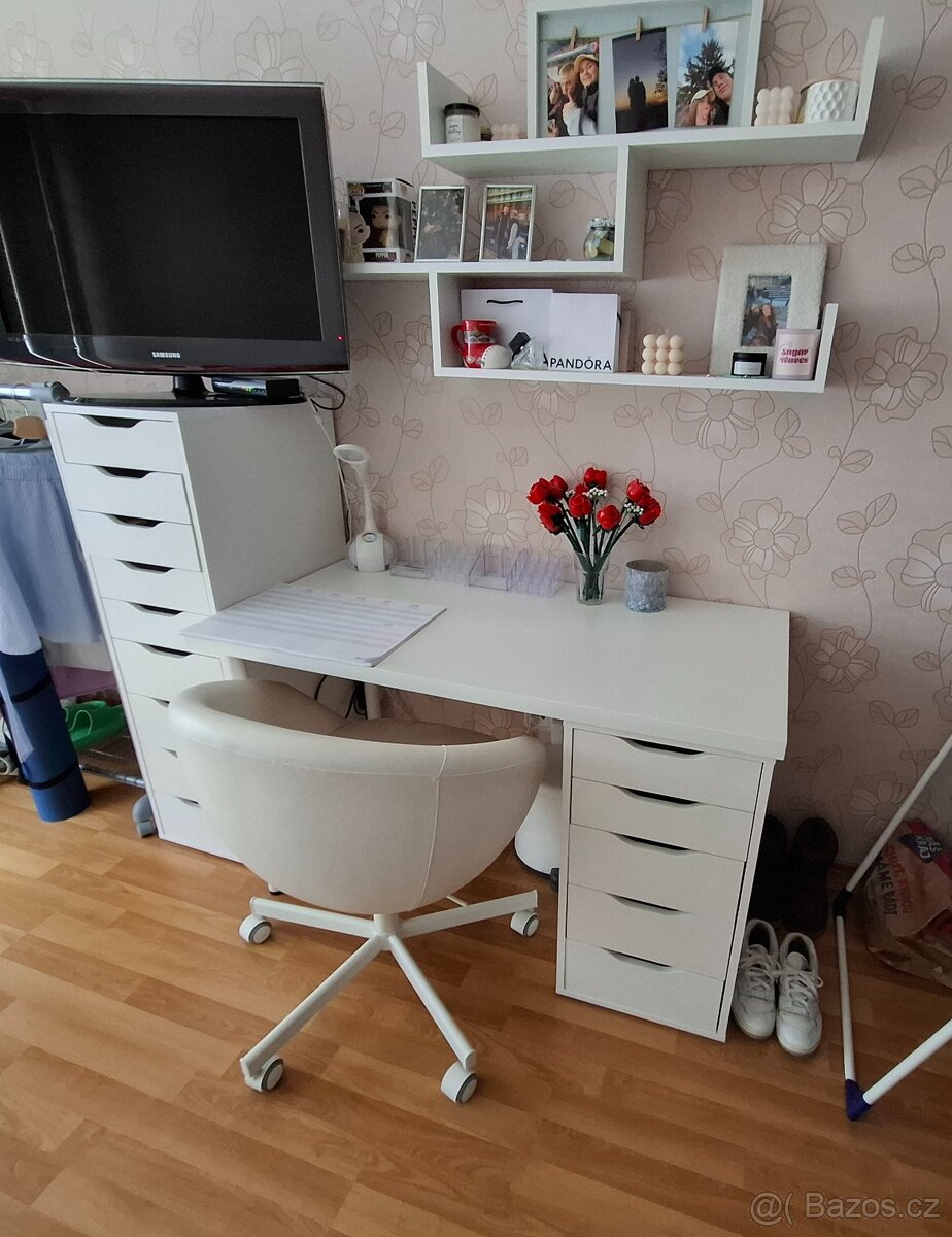 Sestava do studentského pokoje IKEA