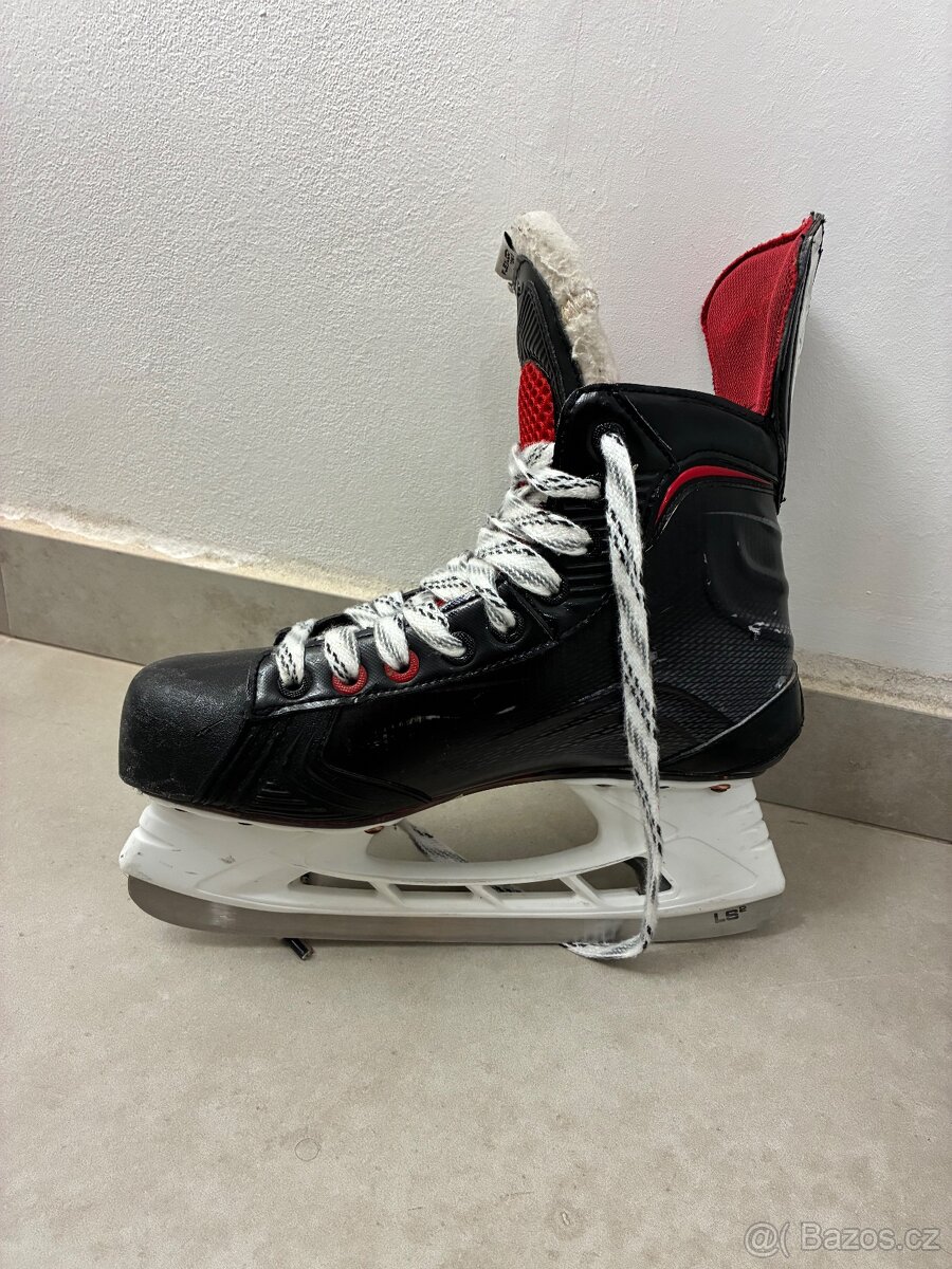 Prodám Juniorské brusle Bauer Vapor X800 S17 Junior velikost