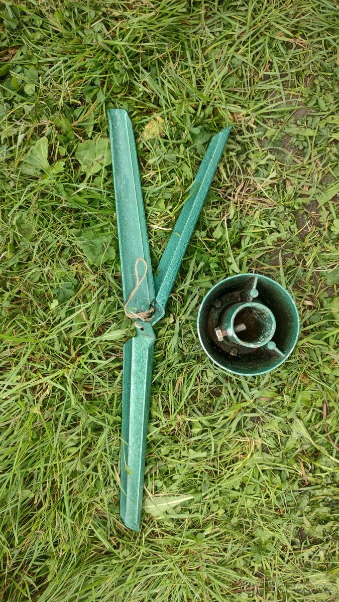 Stojan na vánoční stromek