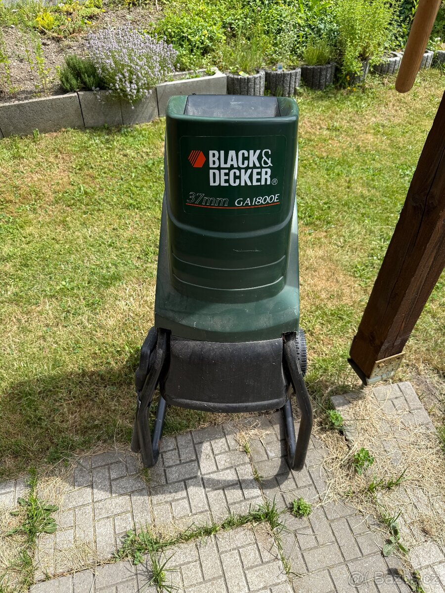 elektrický štěpkovač Black&Decker GA 1800E
