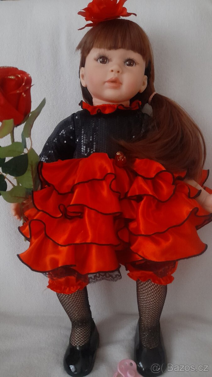 Realistická panenka nova