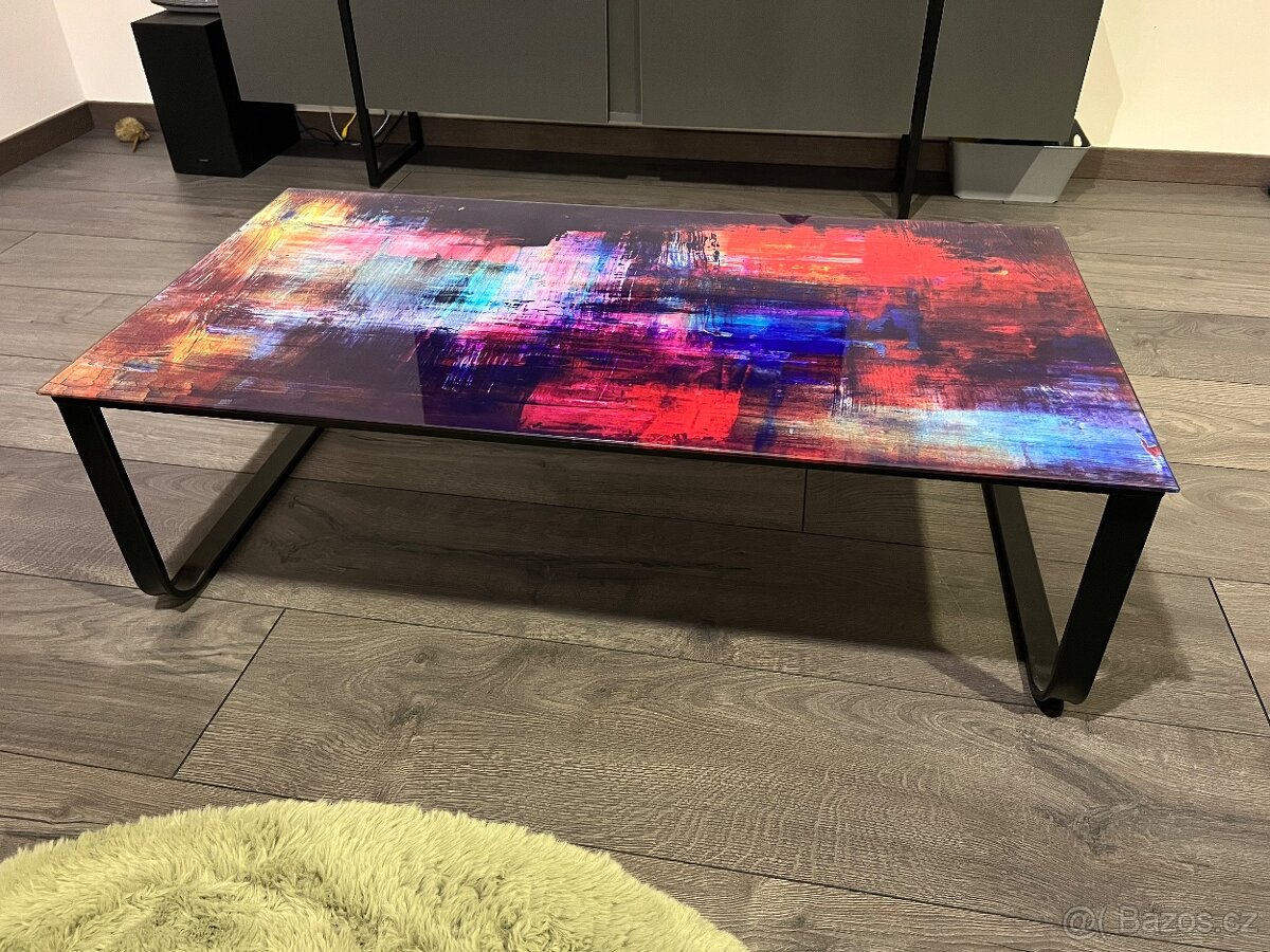 KONFERENČNÍ STOLEK