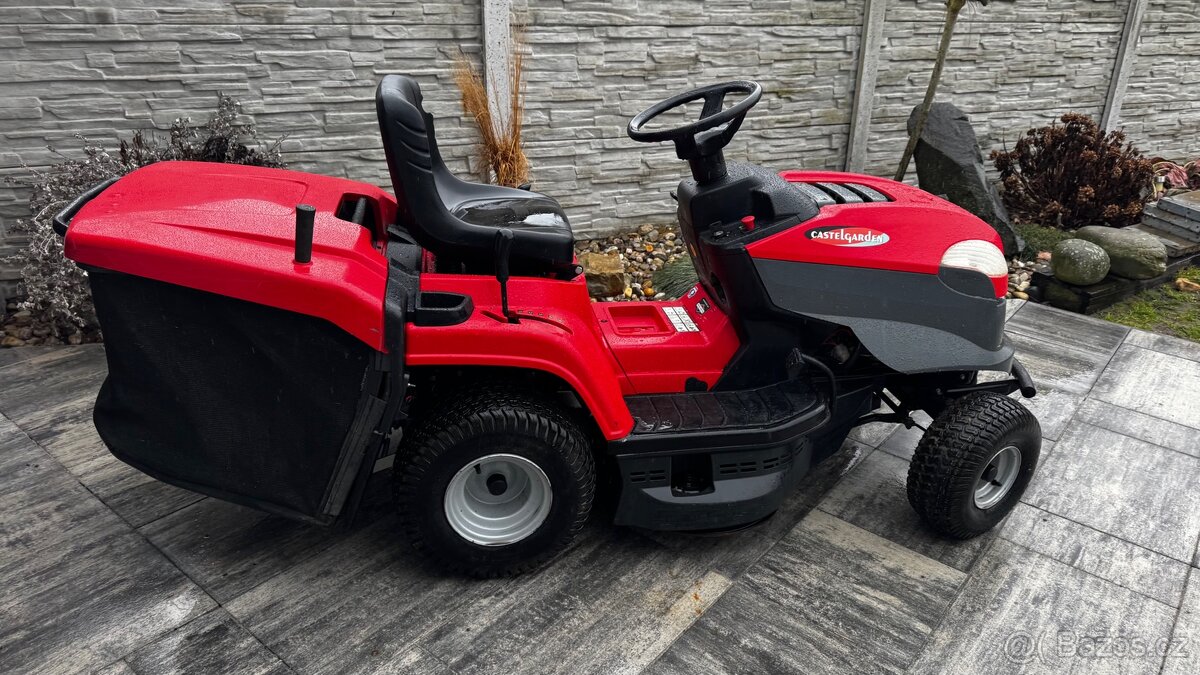 Zahradní traktor, traktůrek, sekačka