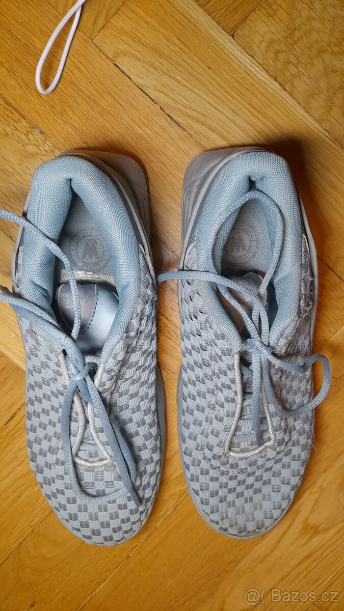 Tenisky vhodné na cvičení, vel. 40 zn. Nike